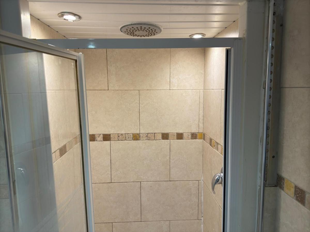 1 Bedroom Studio - Leeds - Near Centre - Elland Road מראה חיצוני תמונה